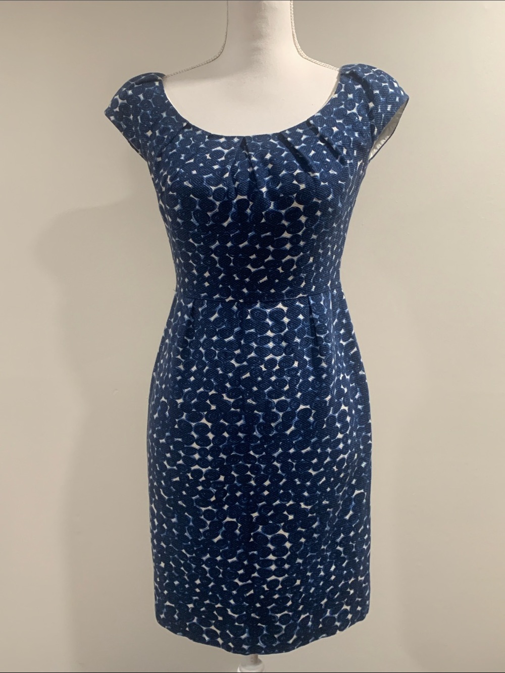 Carmen Marc Valvo Blue Patterned Dress – Size 6
